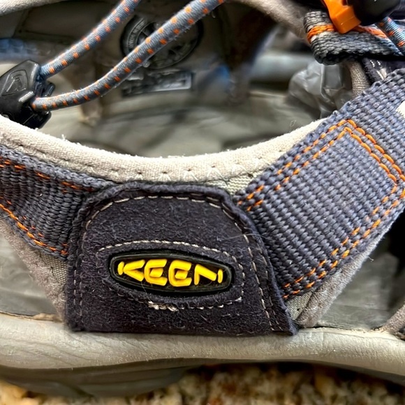Keen Men\'s Newport H2 Hiking Sandals SZ 41 main image 4